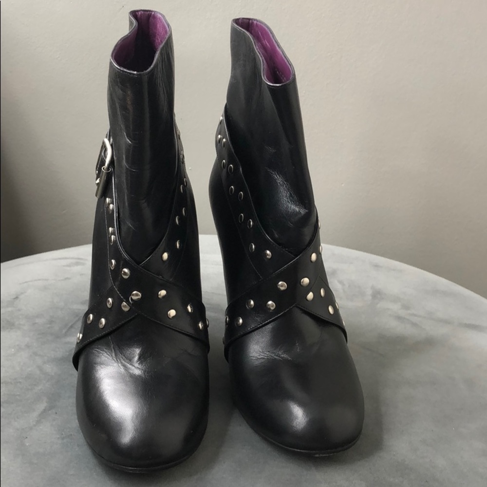 Marc Jacobs black leather ankle boots w/ studs